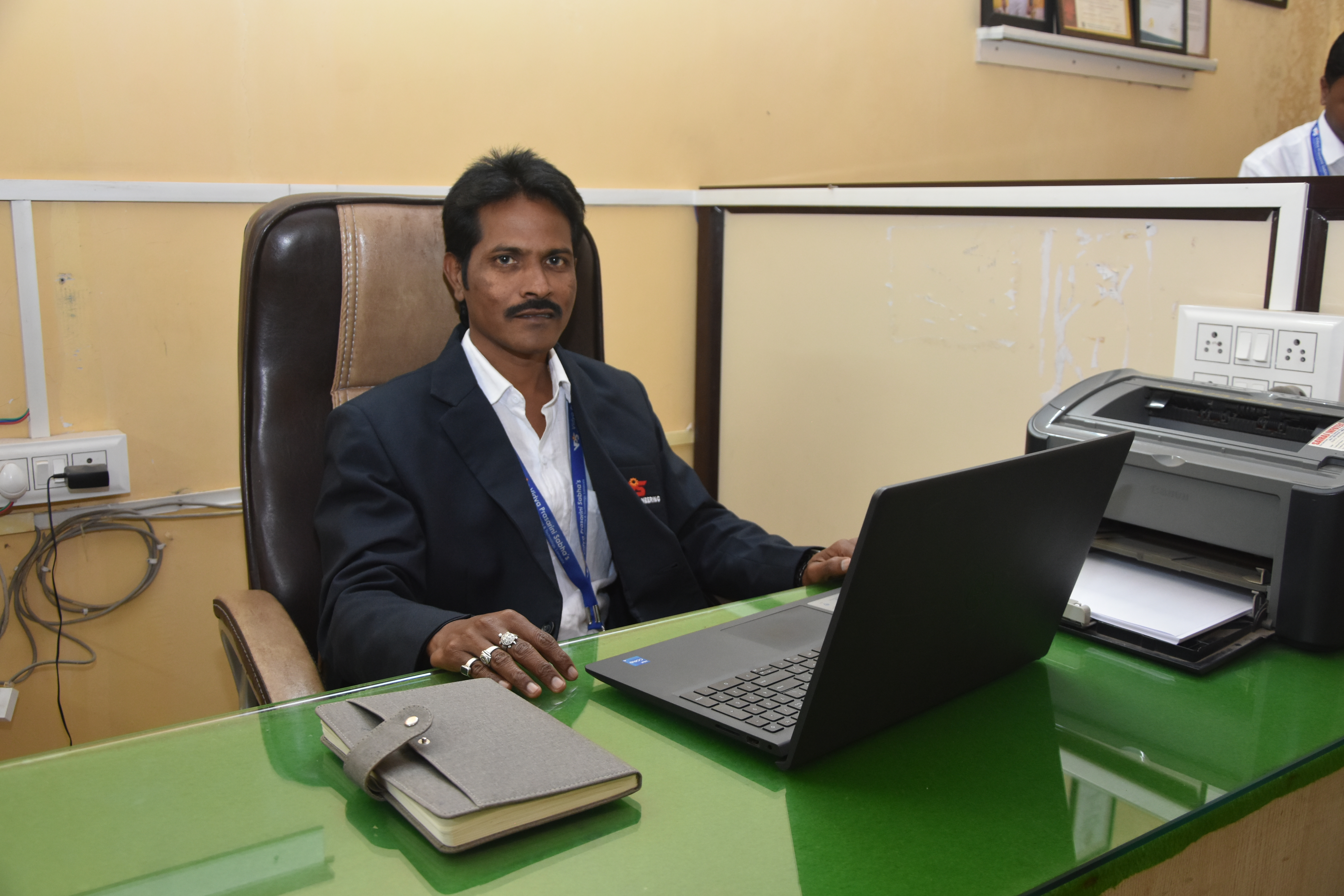 Prof. Kiran sharikar